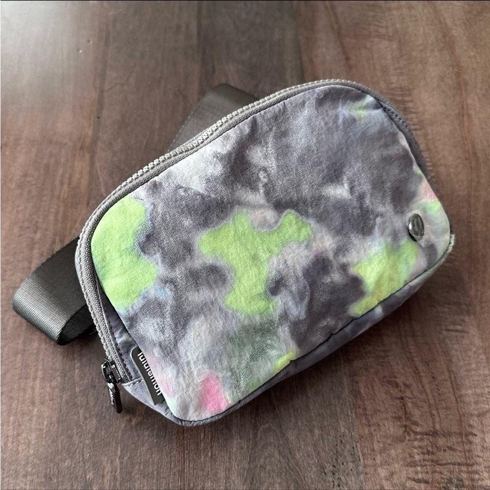 Lululemon Hyper Dye Tye Dye multicolored everywhere belt bag fanny pack NEW Grey